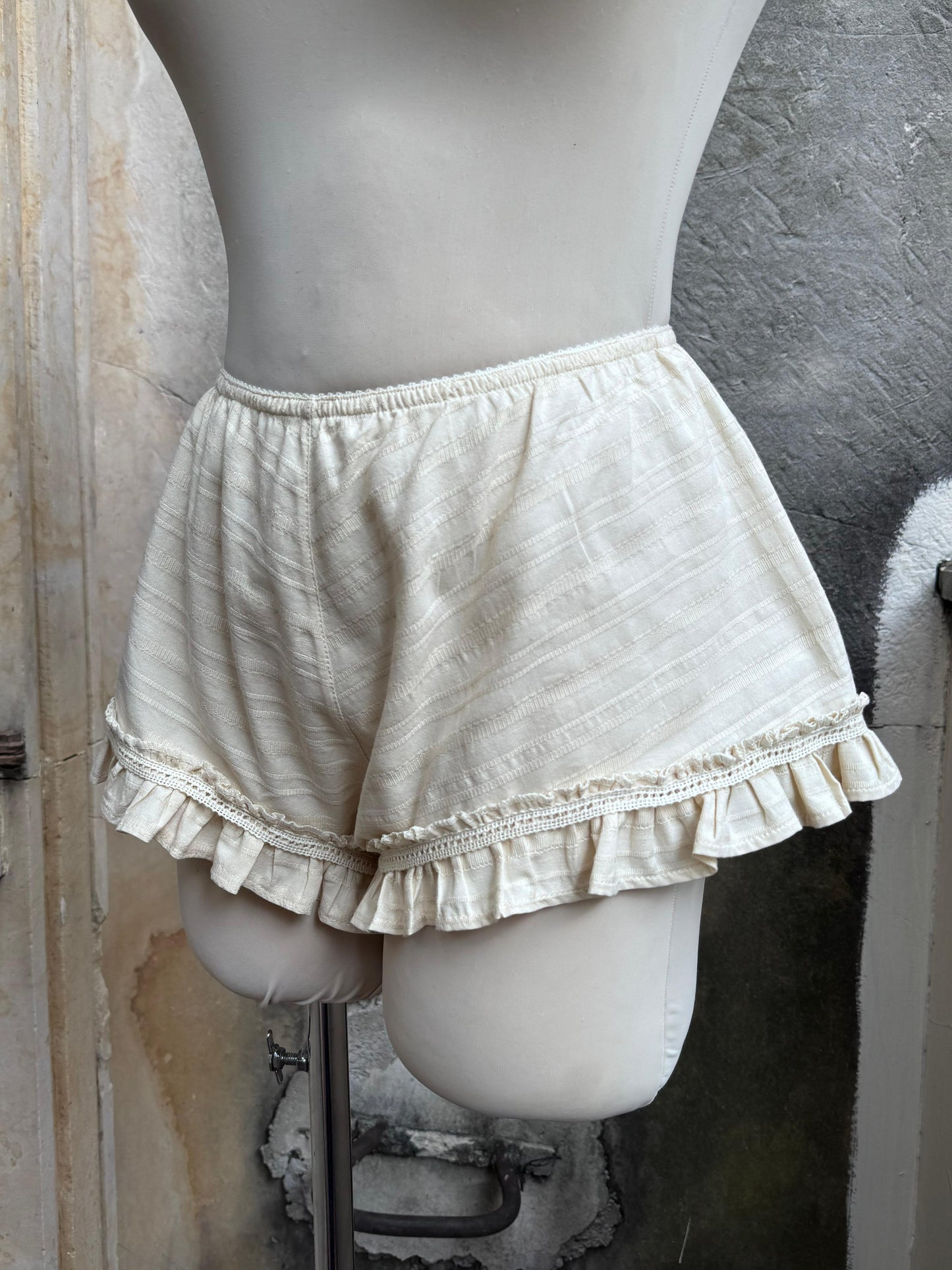 Bloomers chantilly